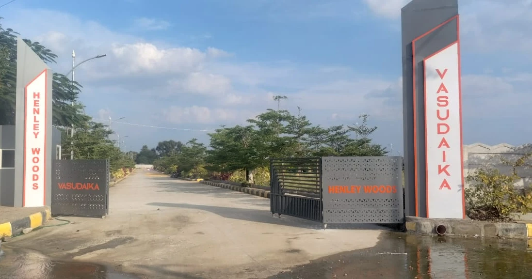 Ready to construction gated community villa plots near gollur muchintal